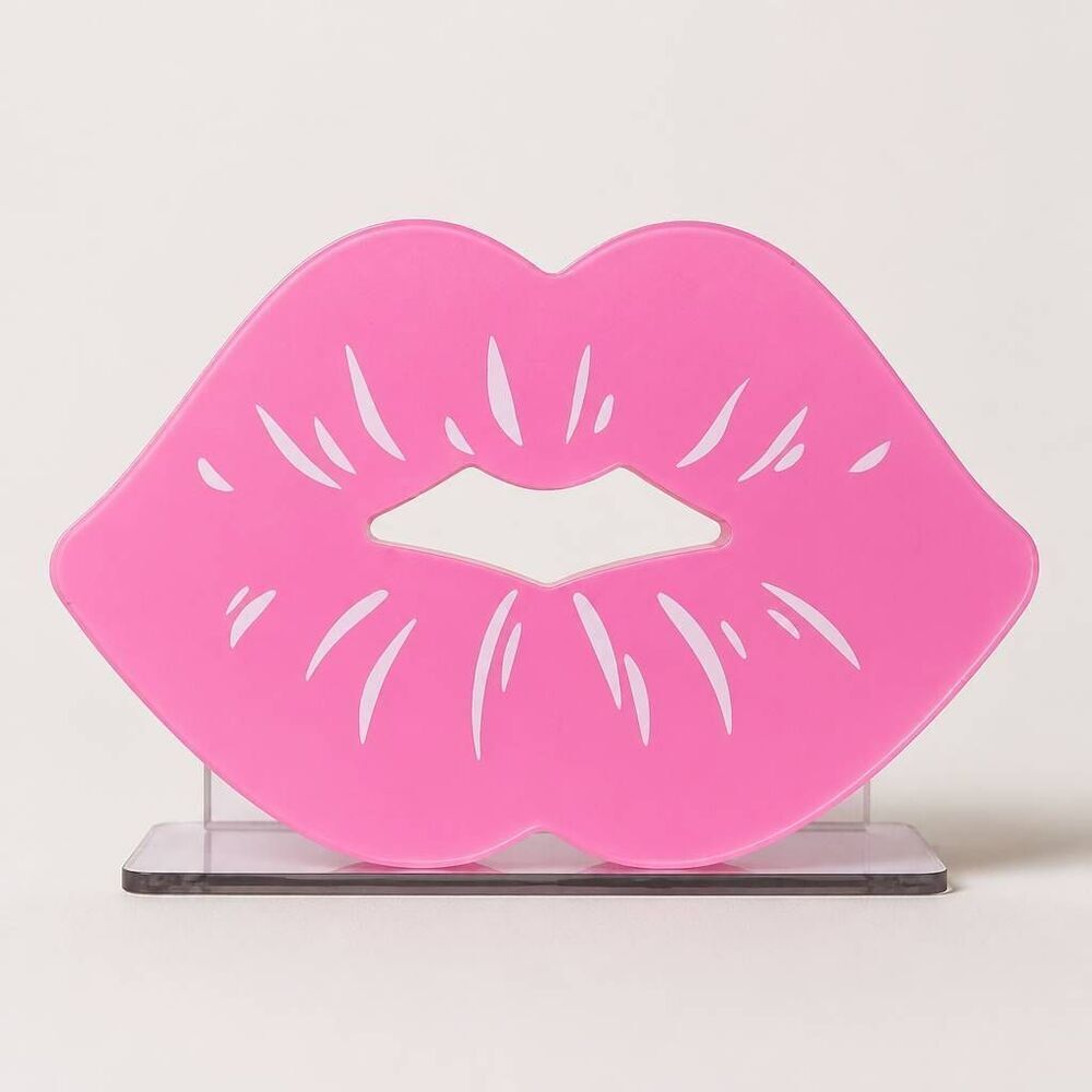 🔺️NWOT Hot Pink Double Sided Wooden Lips Tabletop Decor